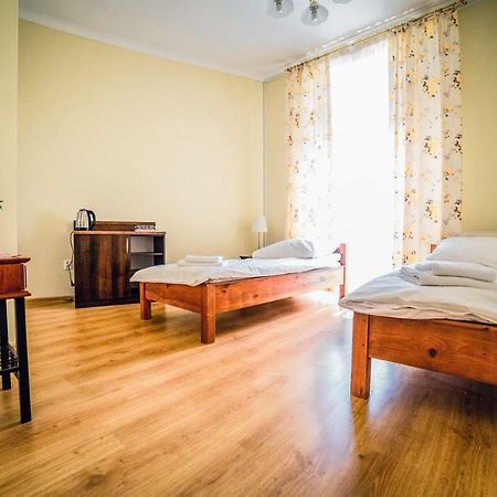 Hotel Hellada Kielce Bagian luar foto