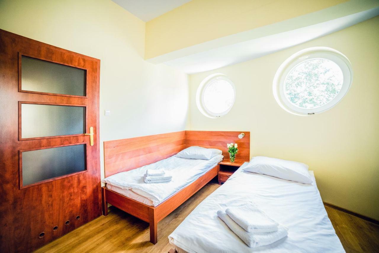Hotel Hellada Kielce Bagian luar foto