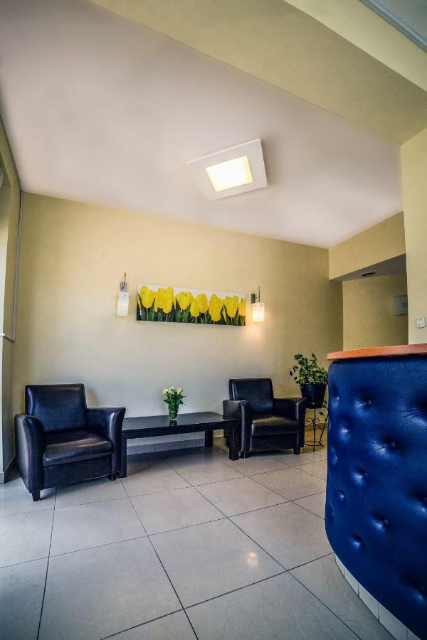 Hotel Hellada Kielce Bagian luar foto