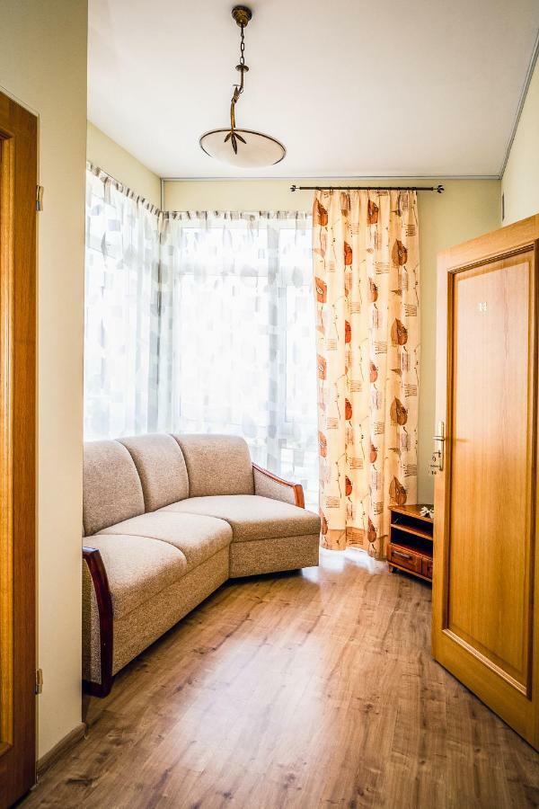 Hotel Hellada Kielce Bagian luar foto