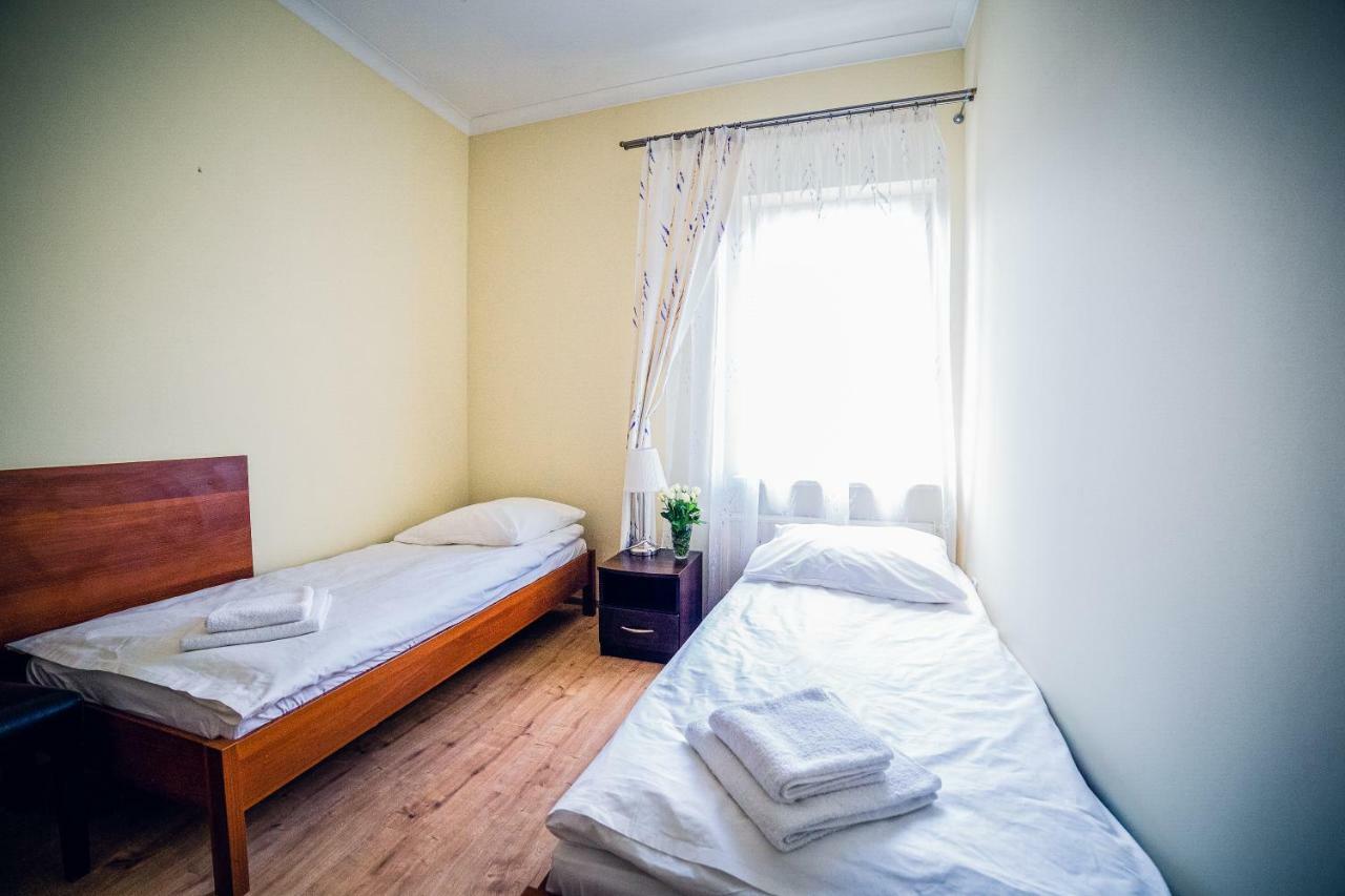 Hotel Hellada Kielce Bagian luar foto