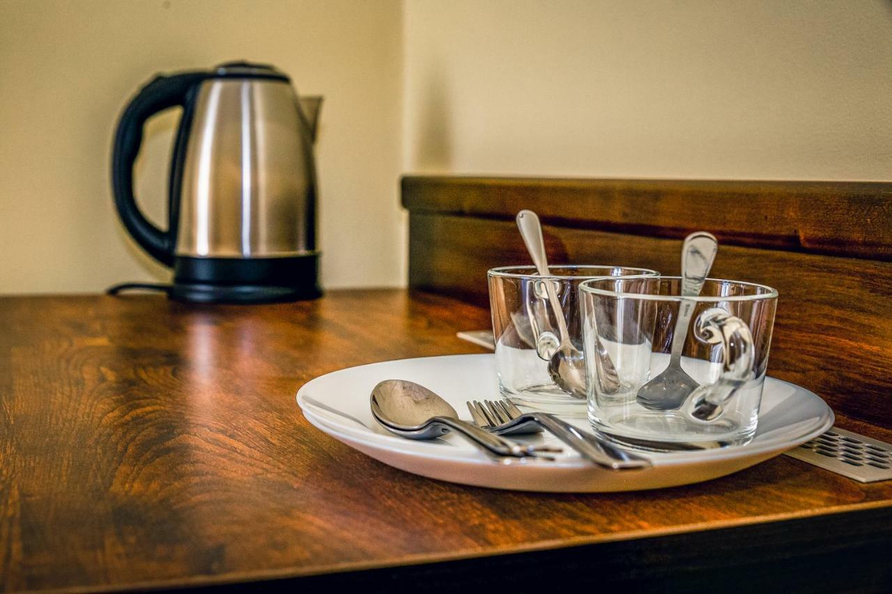 Hotel Hellada Kielce Bagian luar foto